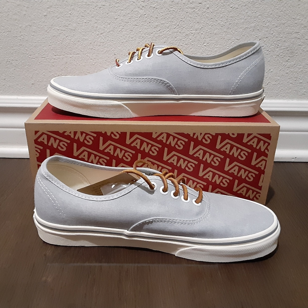 Vans - Picture 1 of 4